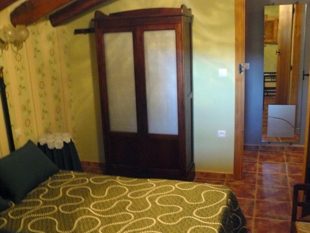 Casa Rural Torre De Campos Ainzon Chambre photo